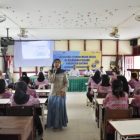 Kominfo Sintang Ajak Pelajar SMA Negeri 1 Binjai Hulu Bijak Gunakan Media Sosial